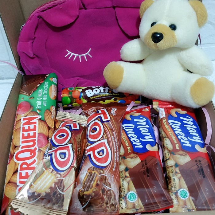 

kado birthday wedding gift kado hadiah ulang tahun hampers paket valentine boneka coklat + pouch