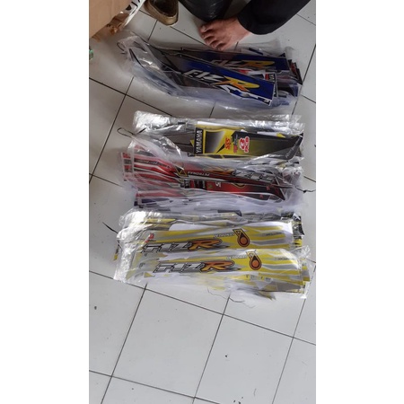 striping fizR petronas