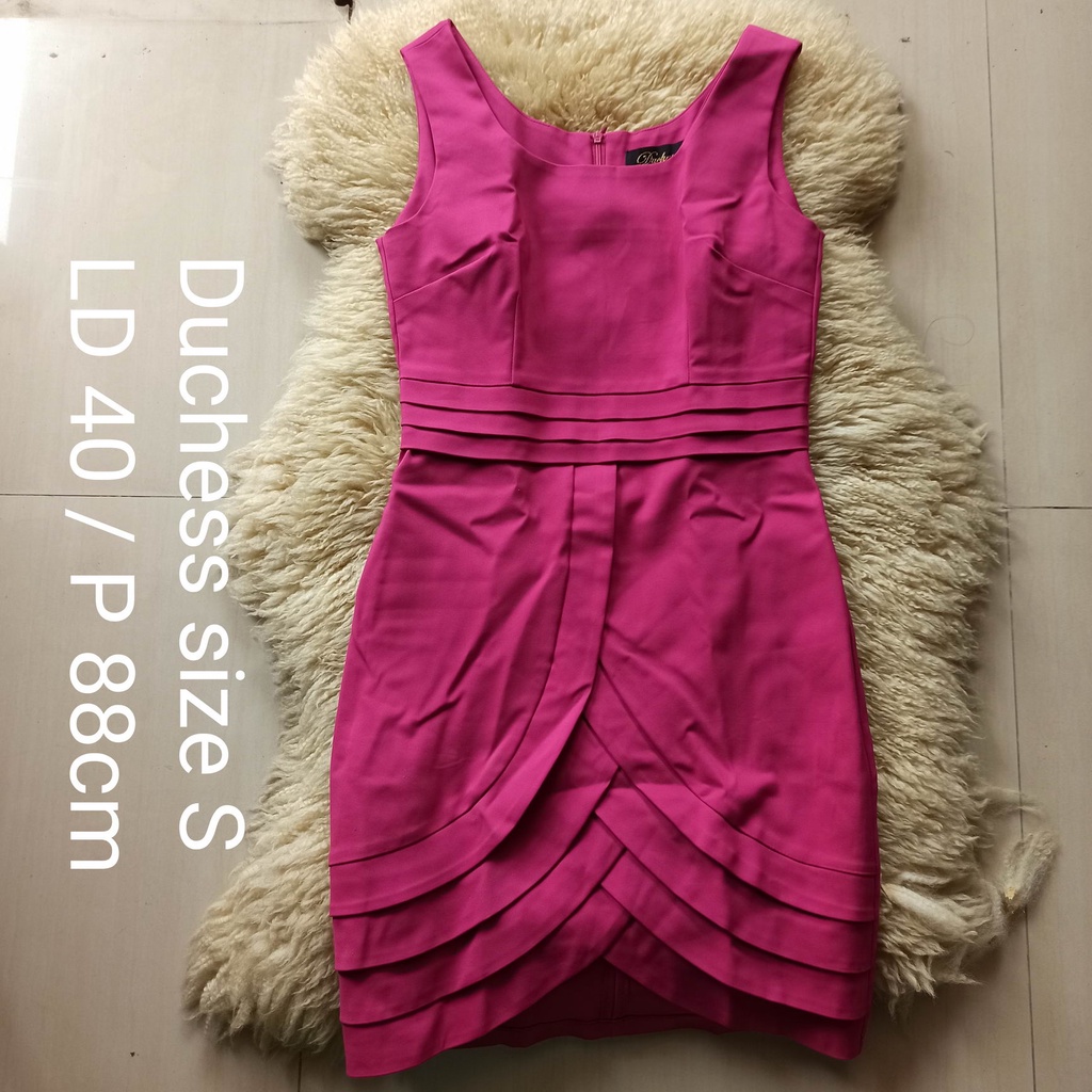 Duchess preloved dress wanita / remaja pesta magenta / fuchia size S kutungan