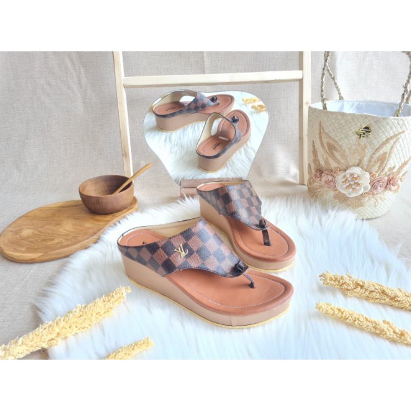 Dh 179 Sandal Wedges Untuk Wanita Motif Cautr
