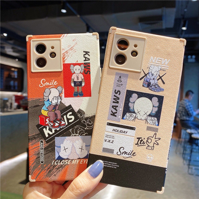 Case Motif Kartun KAWS Tahan Guncangan Untuk iPhone 11 12Pro Max 7 8 Plus 12 Xr Xs Max 11 Pro Max