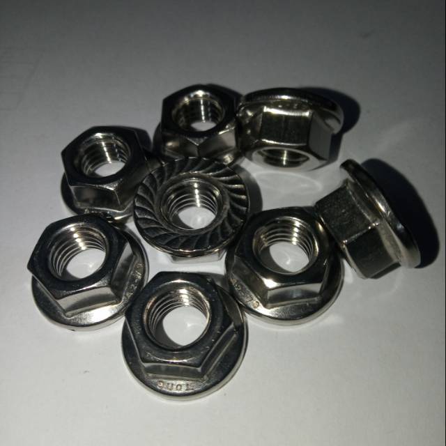 Mur flange M8 stainless 304