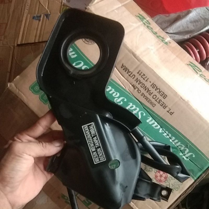 Cover fuel Pump tutup tank tangki Vario 125 150 Original