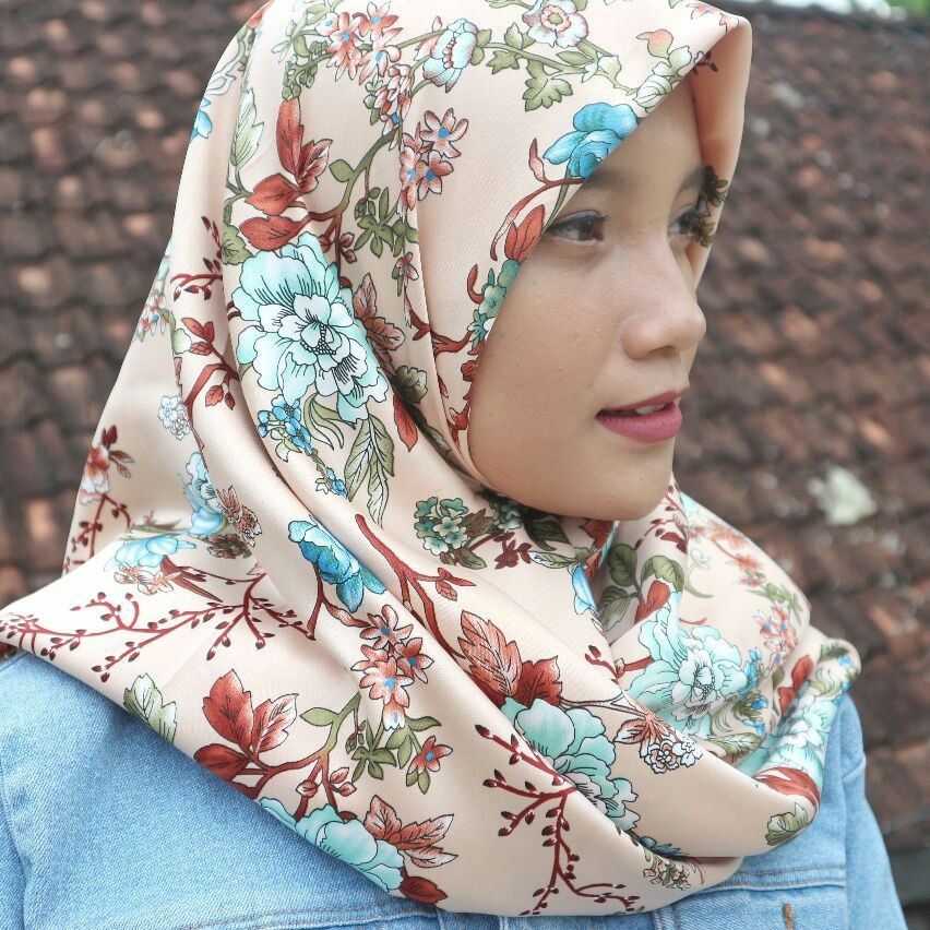 Jilbab square maxmara / jilbab segiempat 4 warna motif bunga high quality