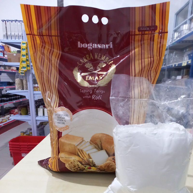 

Cakra kembar emas tepung terigu untuk roti, repack 1kg