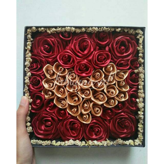 Bunga box satin uk 20x20x4
