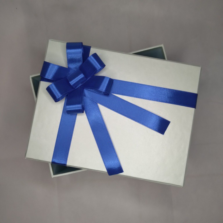 

Kotak Kado Gift Box 20x30x10 Kotak Hadiah Hampers Box Packaging Hadiah Box