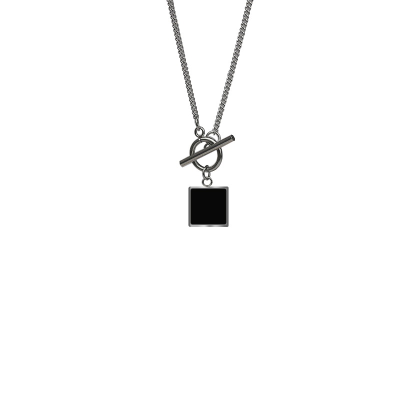 Eropa hip hop Keren Bumi titanium steel square drop minyak kalung wanita angin dingin special intere