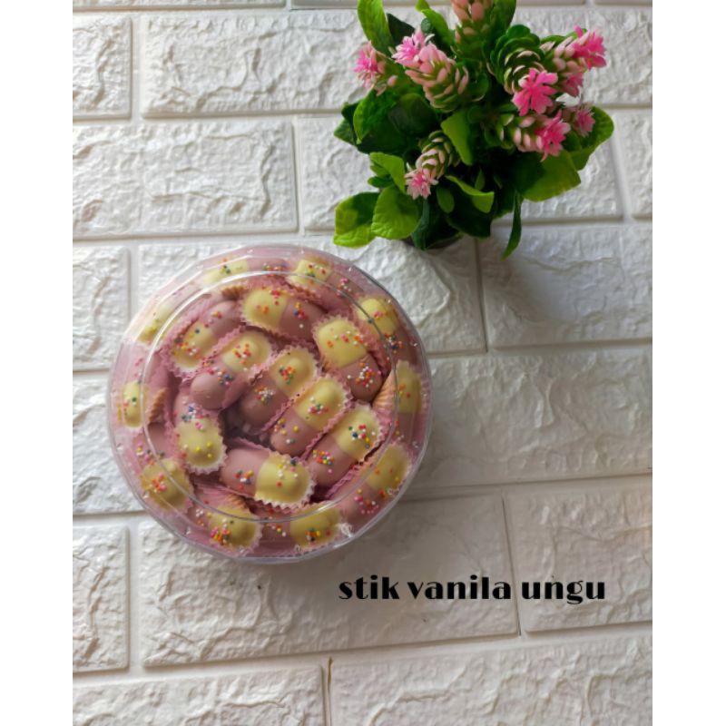 

Kue Kering lebaran Stick Vanilla Ungu