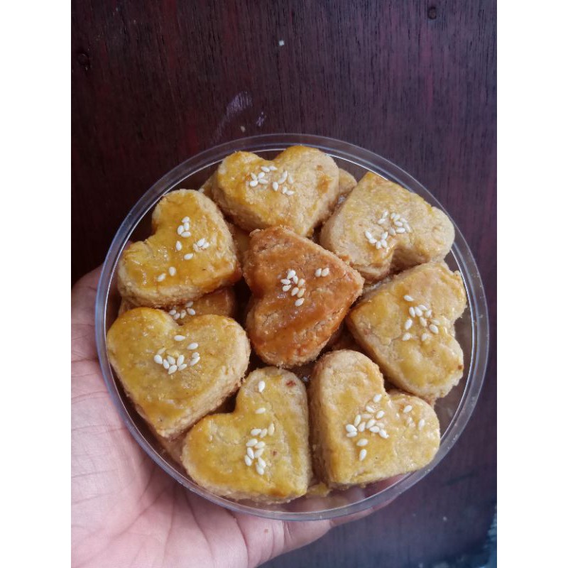 

kue Kacang Love