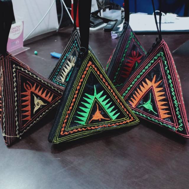 Tas kerucut motif bordir aceh