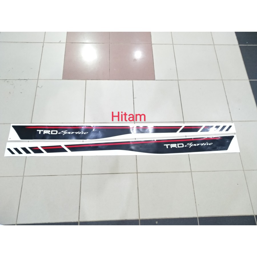 Stiker Body Mobil Fortuner 2021 - Hitam