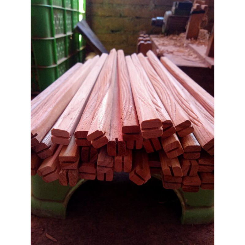 Tangkringan Kotak Jati Cukit Lovebird Mentahan