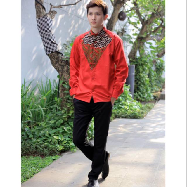 Kemeja Batik Merah Model Tuxedo M L XL XXL