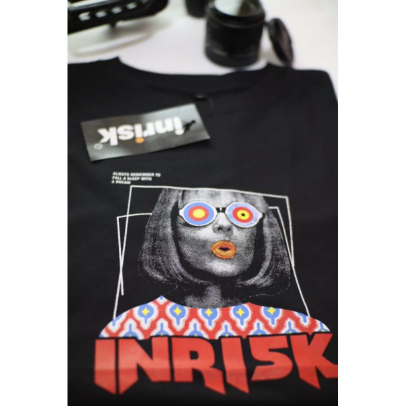 Kaos distro INRISK vintage girl tshirt clothing terbaru