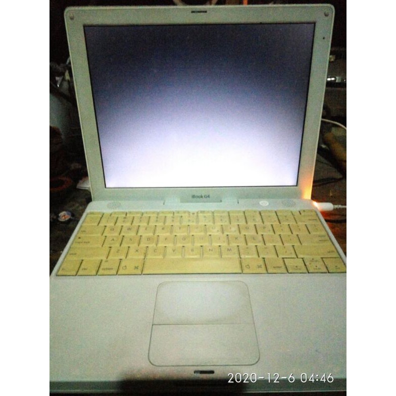 ibook g4 mati black screen