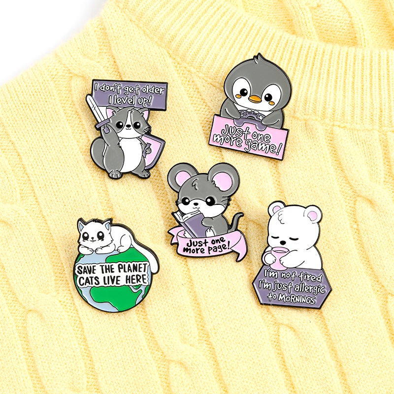 Pin Bros Lencana Enamel Bentuk Kartun Hewan Kucing Beruang Penguin Untuk Hadiah Teman