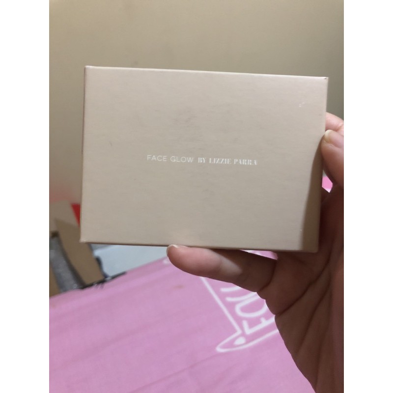 Face Glow By Lizzie Parra