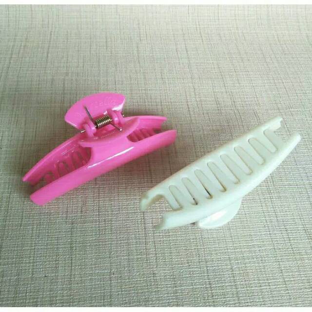 Jepit rambut salon polos kotak isi 12 pcs.