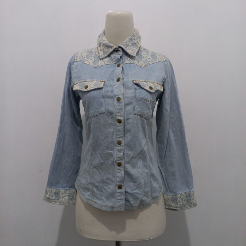 PRELOVED / THRIFT / SECOND KEMEJA JEANS KOMBINASI BROKLAT WANITA / CEWEK LIKE NEW SIZE M