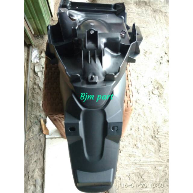 Spakbor belakang Scoopy new 2017