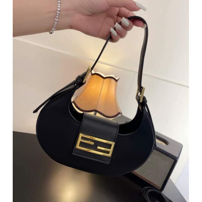 Tas Fendi, tas ketiak, tas wanita