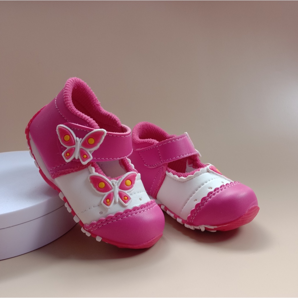 Sepatu bunyi cit cit anak perempuan usia 1-3 tahun /sepatu anak perempuan casual/sepatu bayi murah-kp kecil