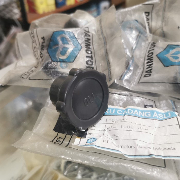 Tutup tangki oli samping vespa PXE Excel Spartan NPX Original Danmotor