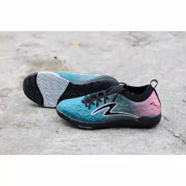 SEPATU FUTSAL SPECS SWERVO INTERIA