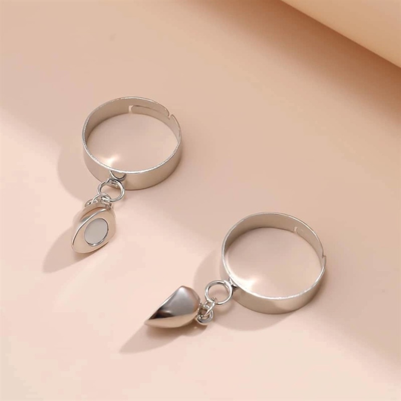 2pcs / set Cincin Magnetik Adjustable Bentuk Hati Untuk Pria Dan Wanita