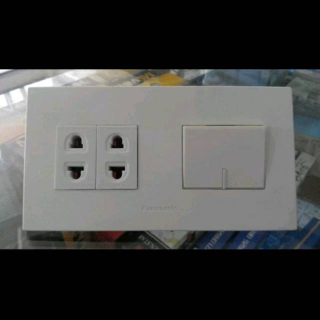 Panasonic White 2 Stop Kontak Univ + Saklar 1 Gang wide neon illuminasi