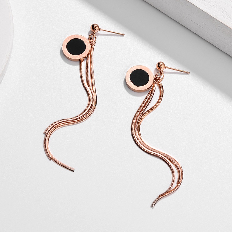 Anting clover juntai rumbai rumbai titanium anti karat korea fashion