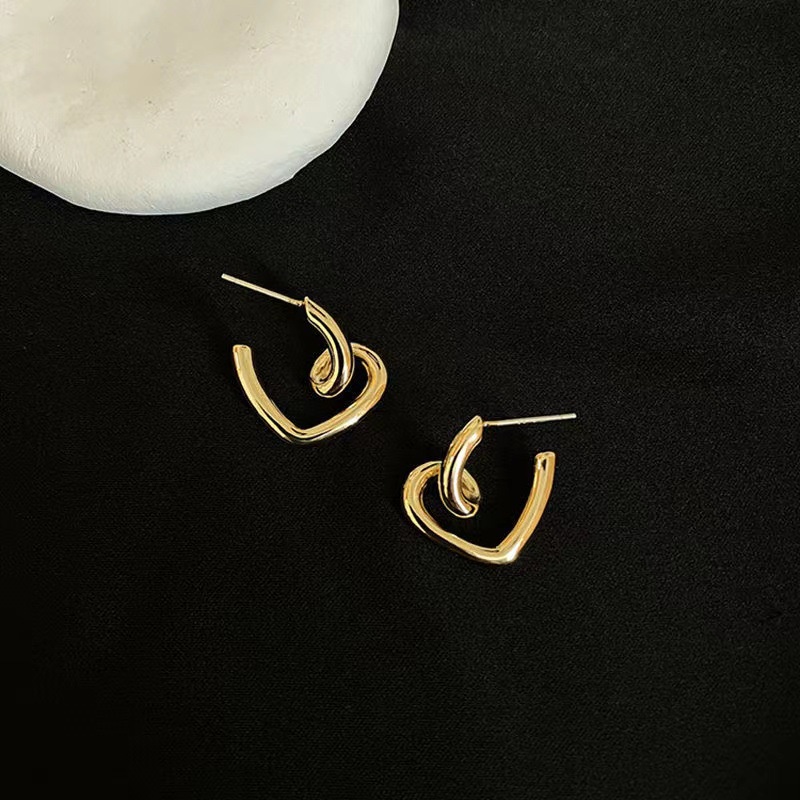 Anting Bentuk Hati Gaya Korea