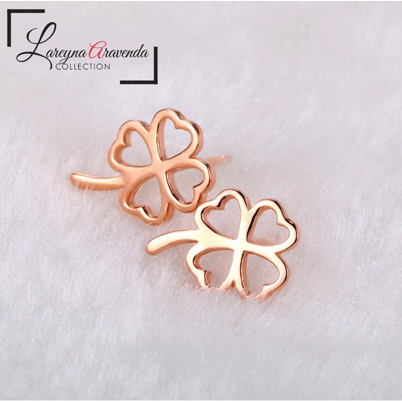 Anting Wanita Titanium Motif Clover Anti Karat Non Alergi AT042