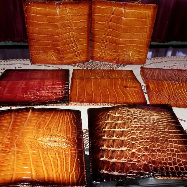 Dompet panjang kulit buaya