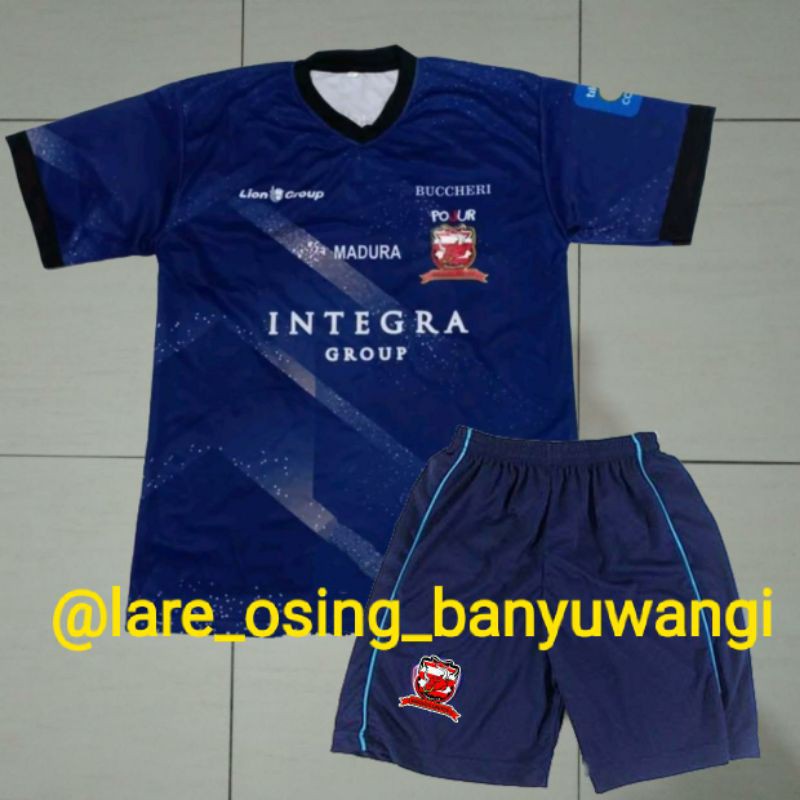 SETELAN DEWASA MADURA UNITED 2019 AWAY BIRU TUA JERSEY CELANA TERBARU PRINTING