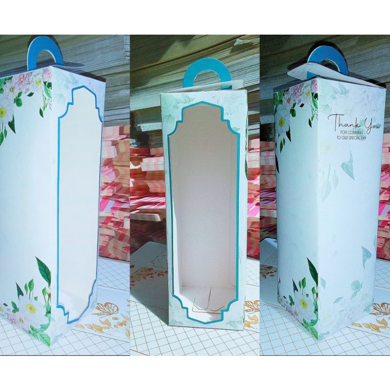 

Box botol souvenir/Thumbler 7x7x21 ivory Tosca
