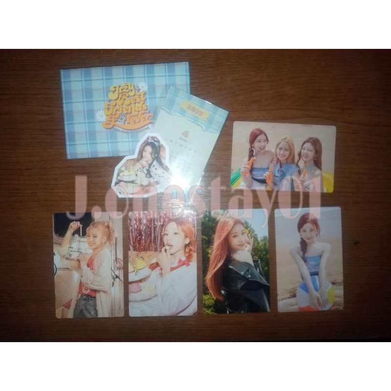 official Trading card Itzy best friends store