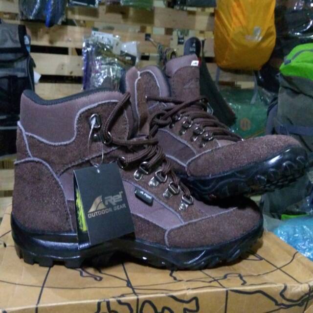 Sepatu Arei Brown