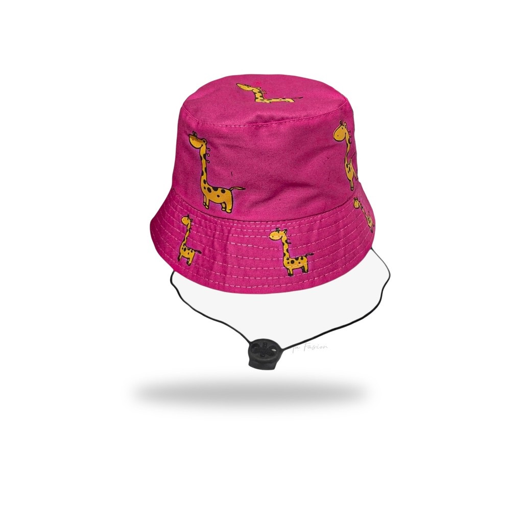 TOPI ANAK LAKI LAKI PEREMPUAN BUCKET HAT ANAK COWOK CEWEK 3 4 5 6 7 8 9 10 TAHUN KOREA 1 2 BASEBALL FASHION ANAK COWO CEWE OOTD USIA BALITA KIDS KUPLUK AKSESORIS KEPALA UMUR ANAK KADO ANAK LUCU-Jerapah Pink Fanta