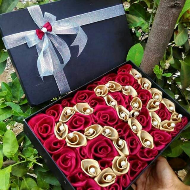 Box Flower Bunga  wisuda  Kado ulang tahun box buket 