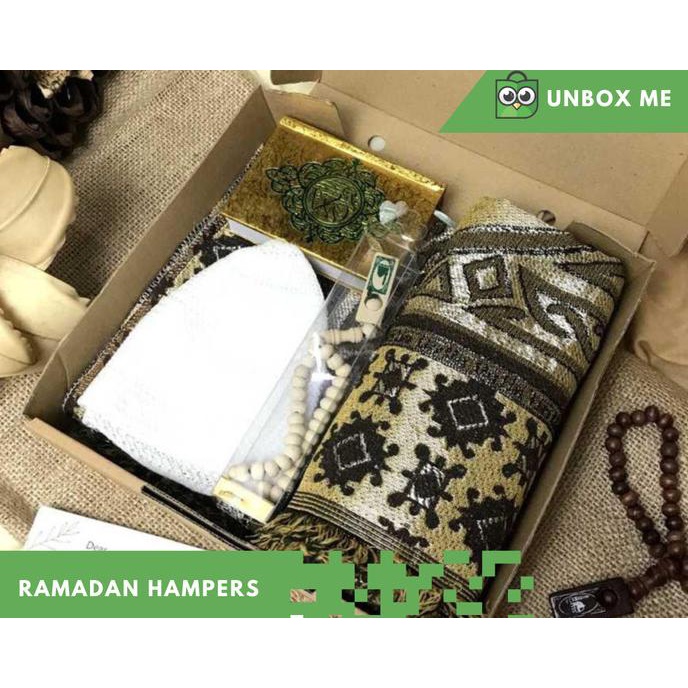 

Premium Product!!! Hampers Lebaran Gift Box Kado Cowok Sajadah Al Quran Peci Tasbih - Paling Diminati