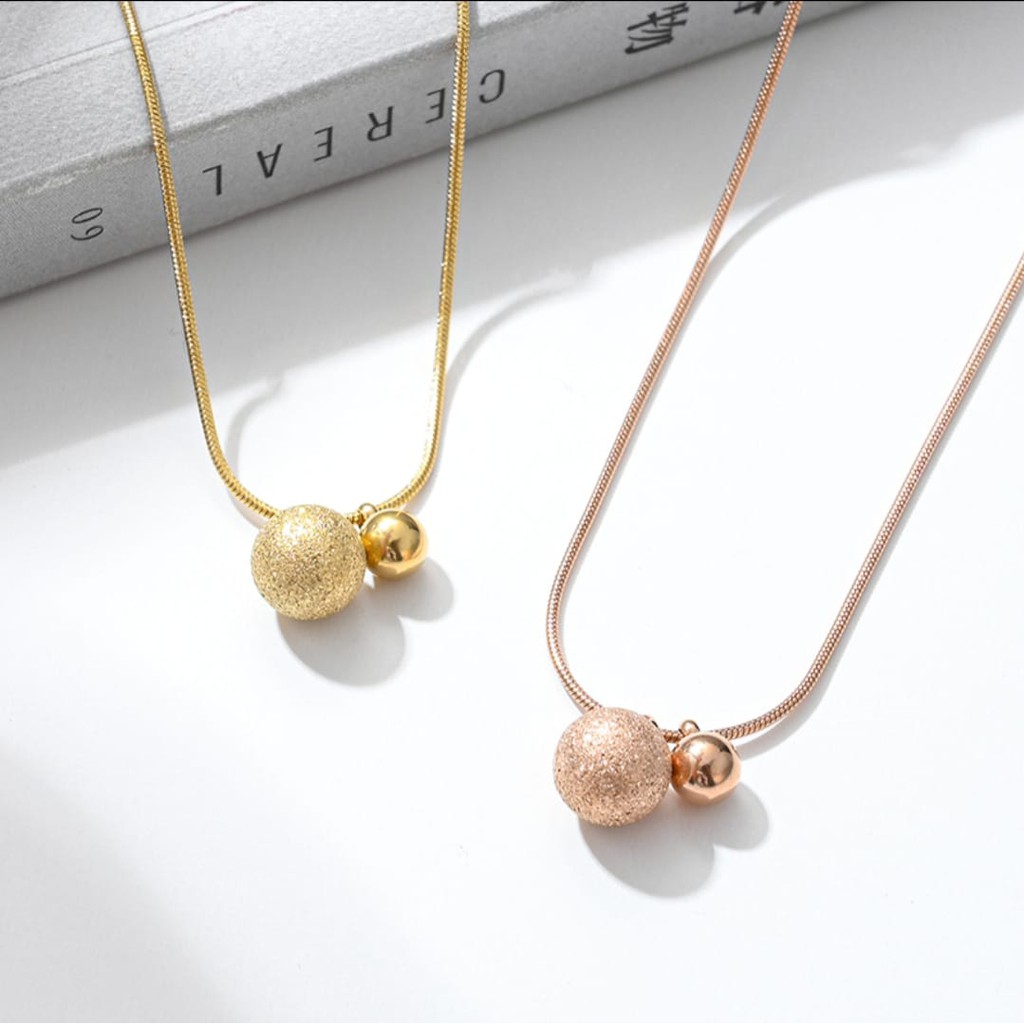 Kalung Titanium Rose Gold Liontin Bola Pasir Anti karat Selamanya