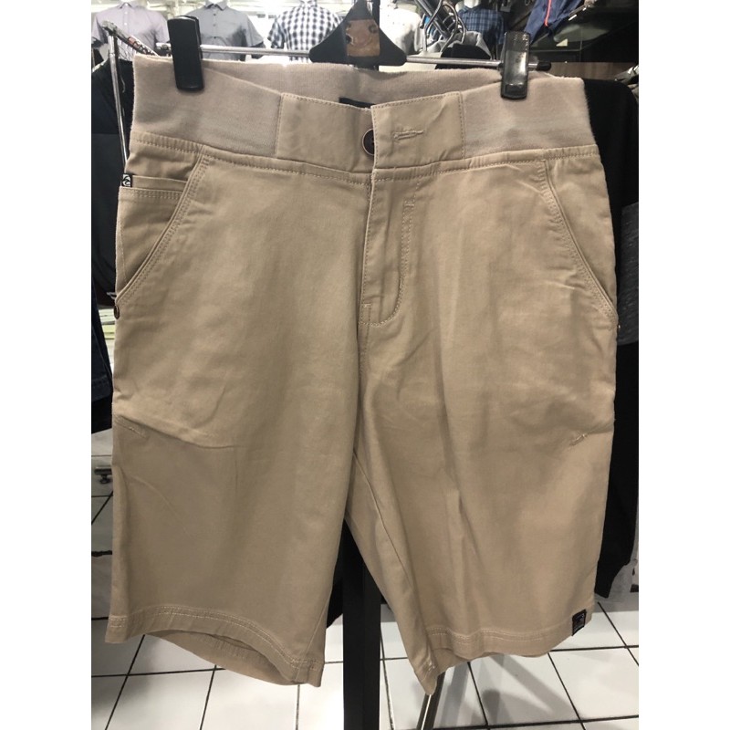 Lee Conti clana Chinos pendek pake karet dan kancing