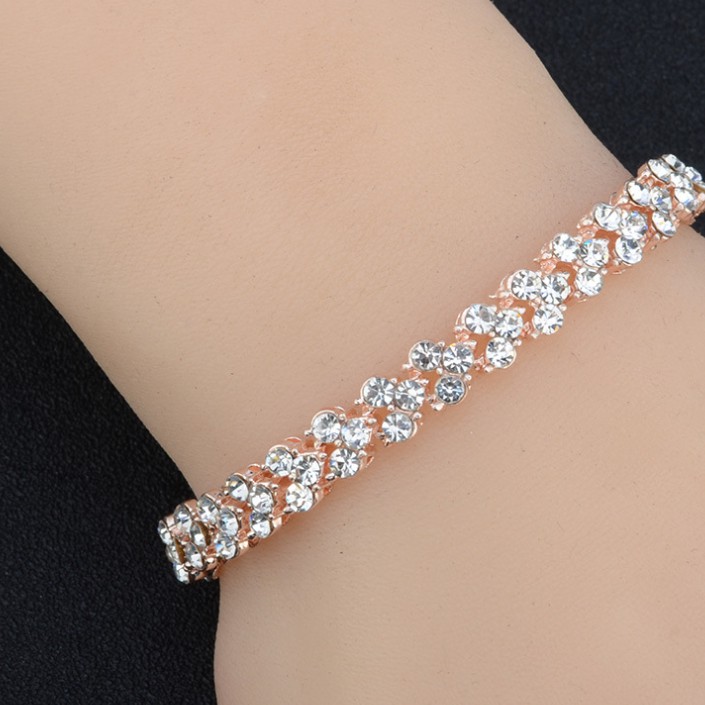 Simple Design Crystal Bracelet Noble Woman Shining Bangle Fashion Accessories