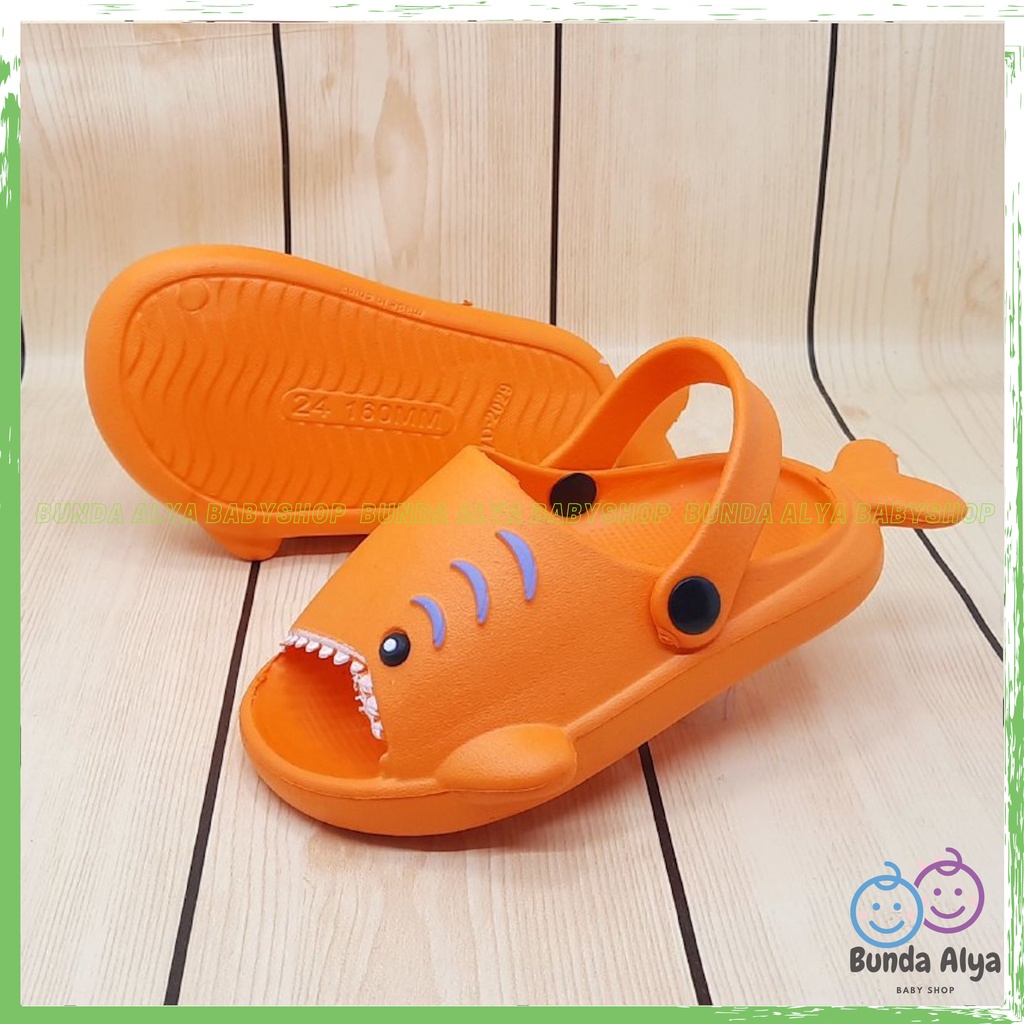 Sendal Anak Laki Laki IMPORT Usia 3 4 5 Tahun Baby Shark - Sepatu Sandal Slop Anak Cowok Model Ikan Lucu ORANGE Sendal Anak Cowok Cewek Kret Anti Licin Sendal Slop Anak Tali Belakang Nyaman Dipakai Size 24-28