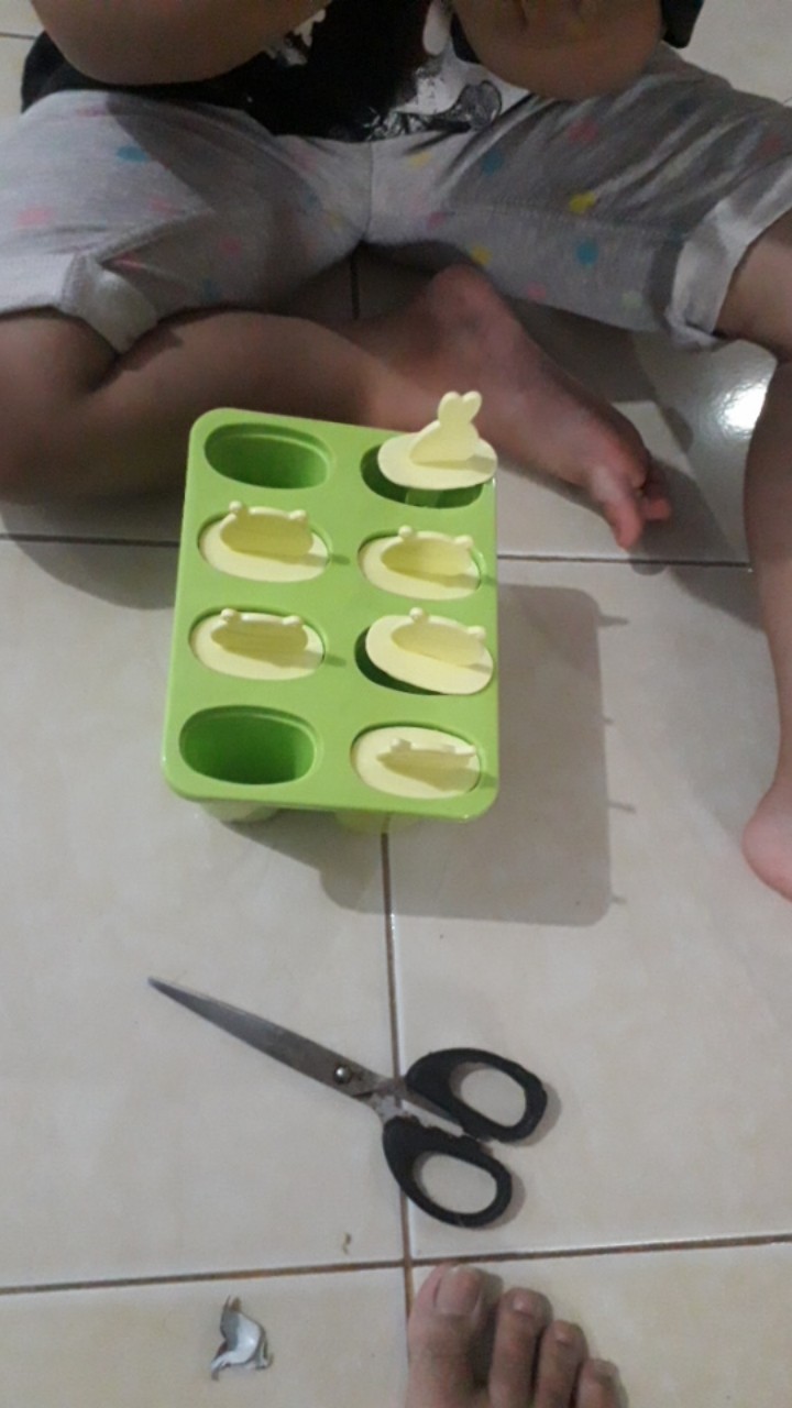 Bear Striped Home Cooking Apron / Celemek Masak Kantong Lucu Kartun