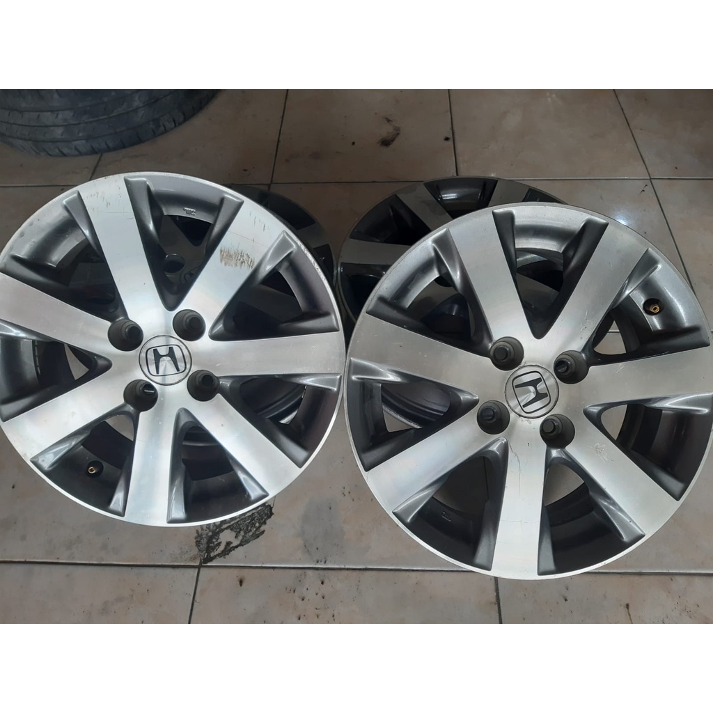 velg mobil ring 15 bekas copotan honda freed baut 4x100 warna grey kondisi 70%