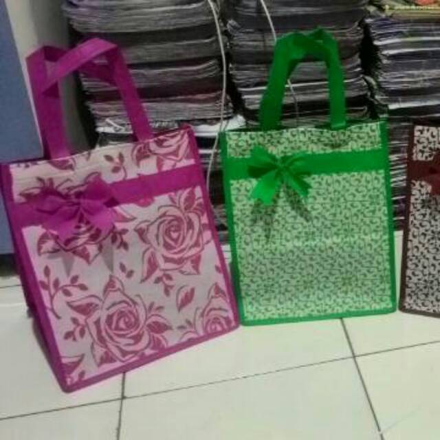 

Tas Hantaran Hajatan Nikah Khitan Aqiqah