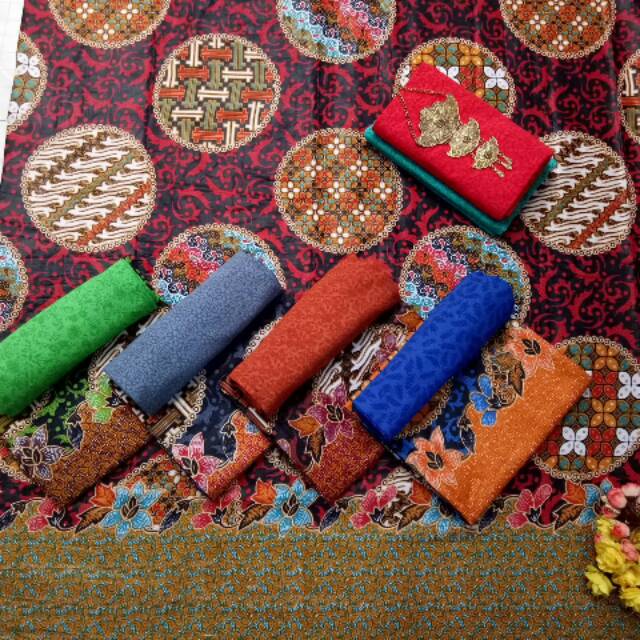 Boetik Bateeqkoe Online menjual berbagai macam jenis batik dg kualitas no 1 & murah meriah